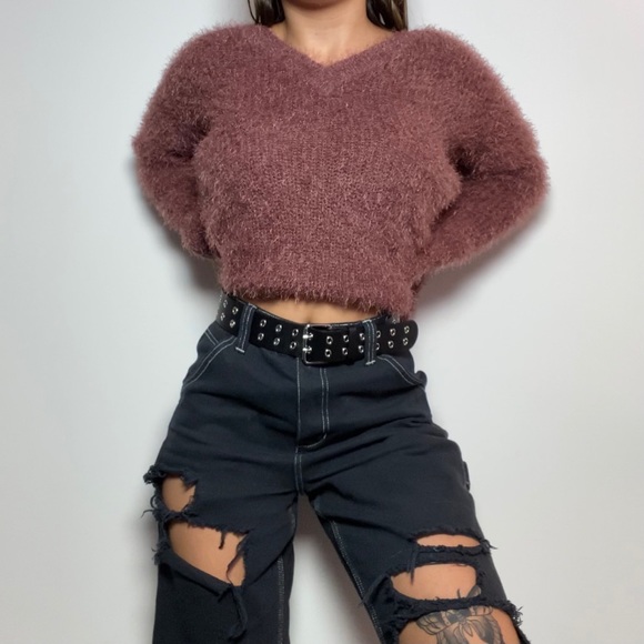 Fuzzy Basic Sweater - Picture 3 of 4